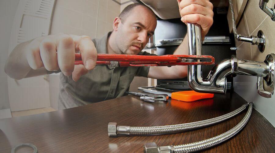Expert burst pipe repair services in Floweree, MT